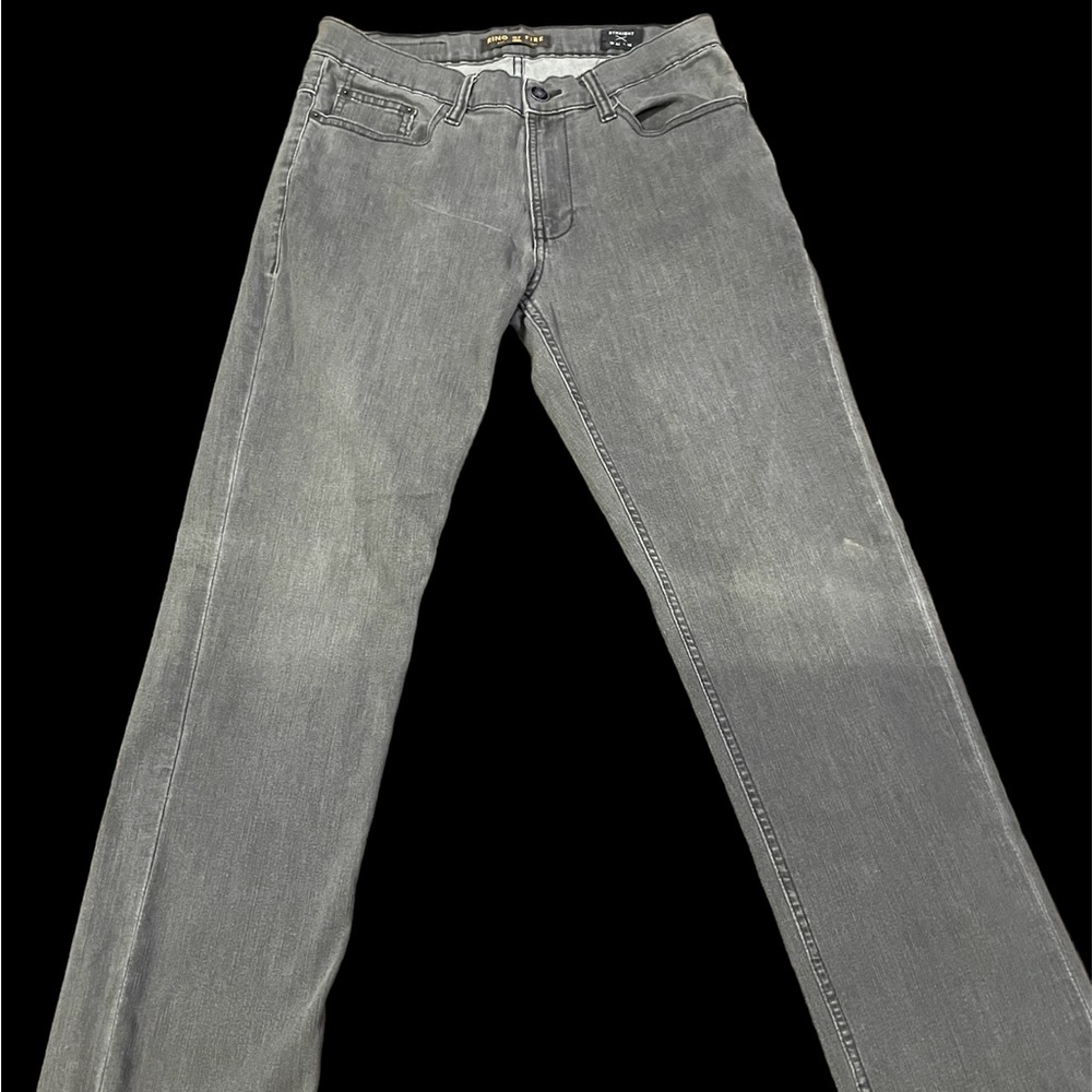 Men’s Straight Leg Distressed Jeans